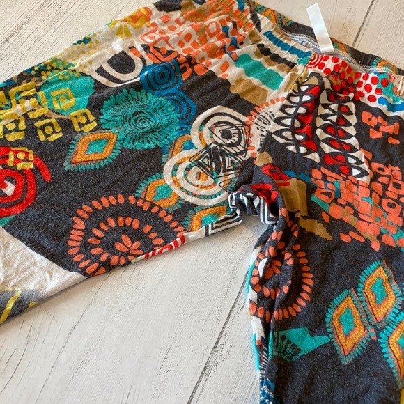 Girls Young At Heart Wild Print Multicolor Leggings Size Medium - Picture 6 of 7